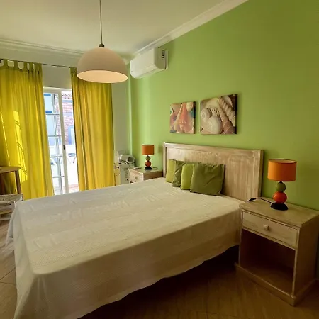 Terraced House - Manta Rota